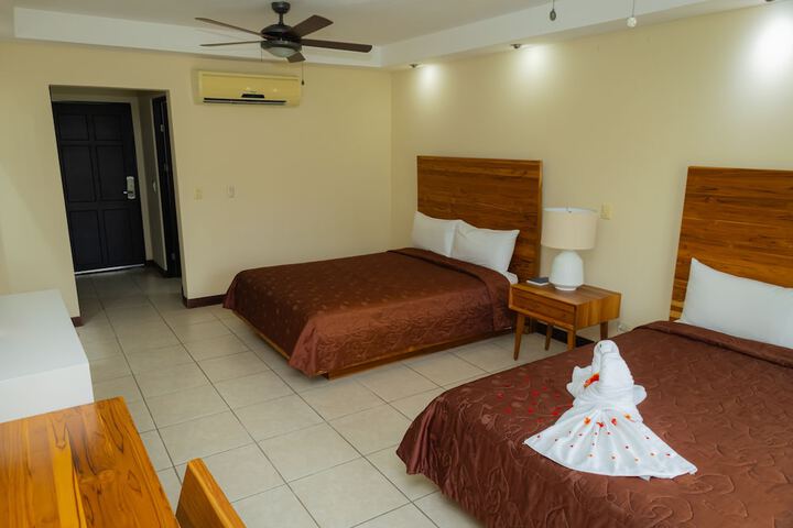 Room 6 of 38