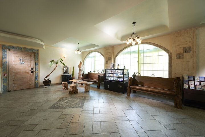 Guest Lobby
