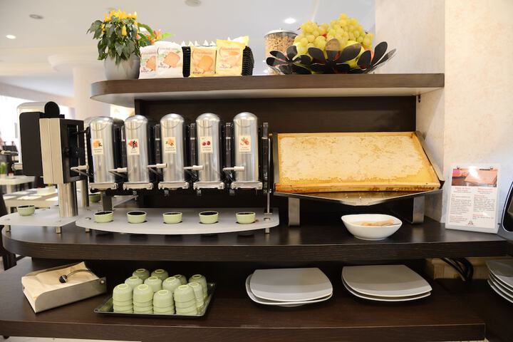 Breakfast/Coffee Service 130 of 185