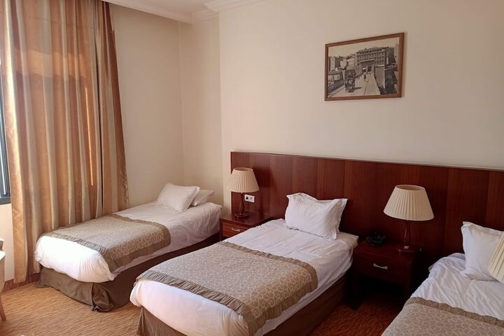 Room 6 of 24