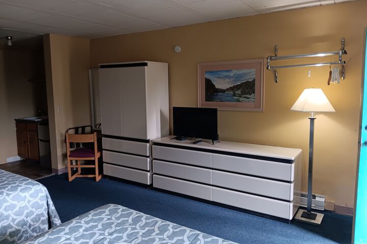 Room 10 of 26