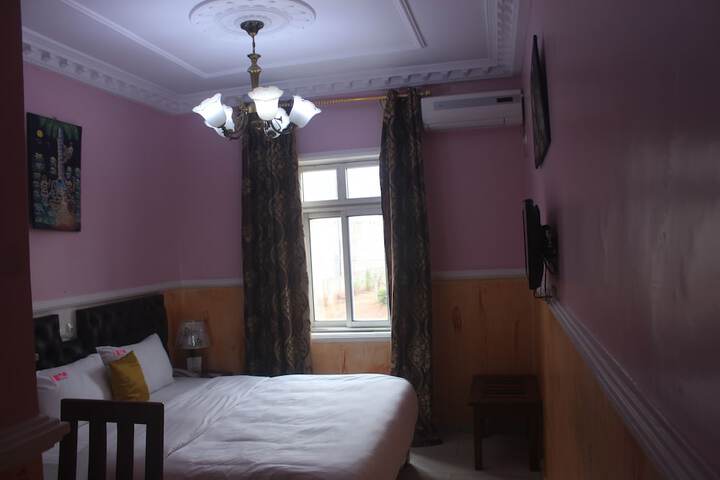 Room 27 of 51