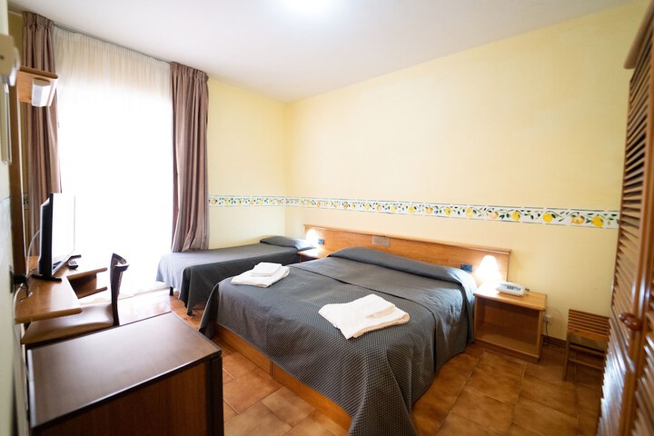Room 28 of 58