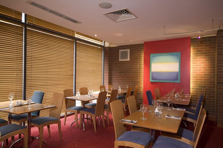 Dining 15 of 20