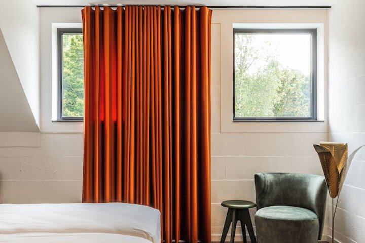Room 11 of 46