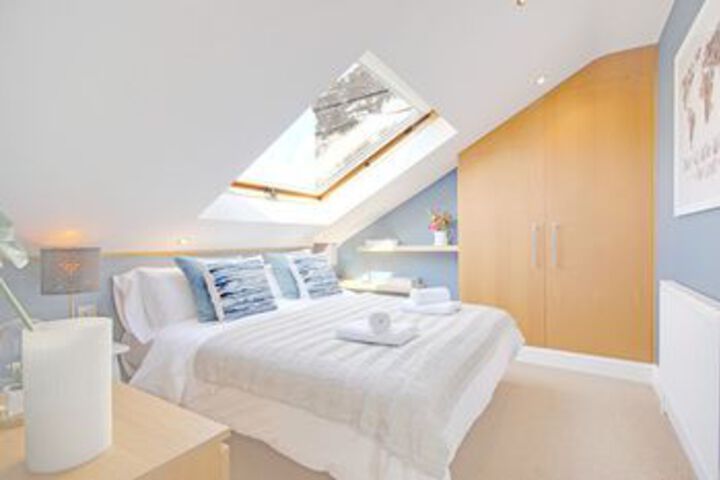 Room 13 of 20