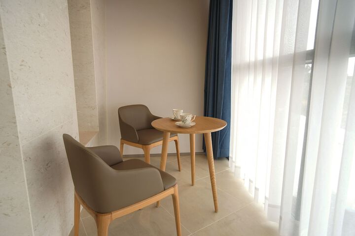 Room 10 of 253