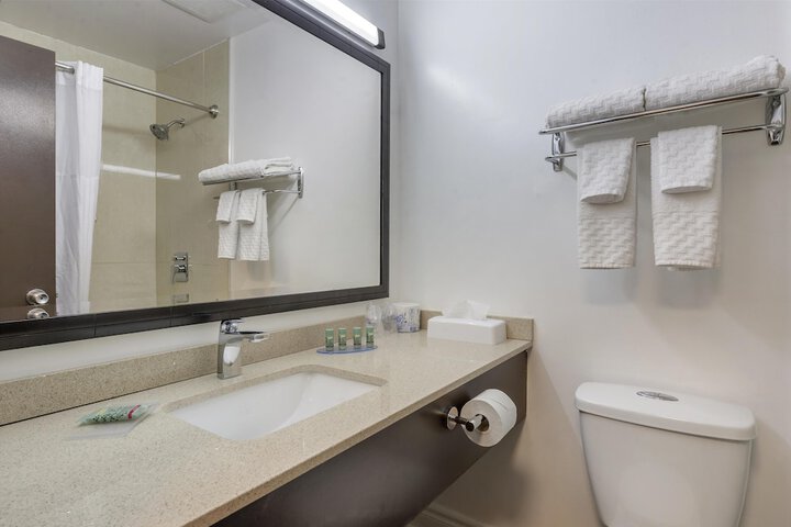 Room 16 of 25