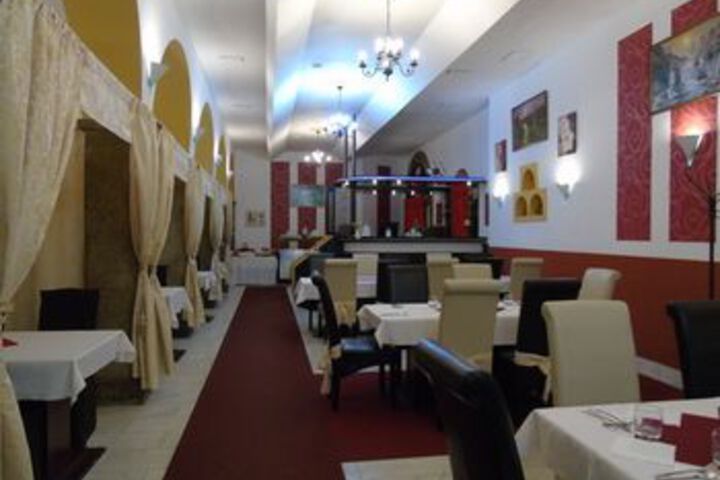 Dining 33 of 43