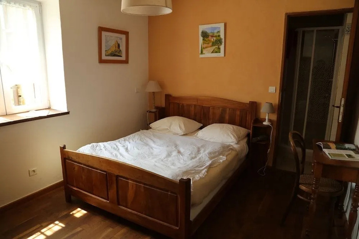 Room 4 of 11