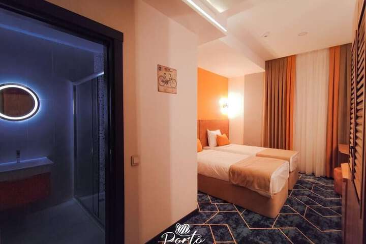 Room 17 of 58
