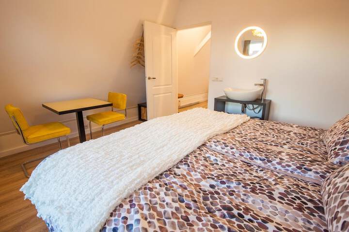 Room 16 of 29