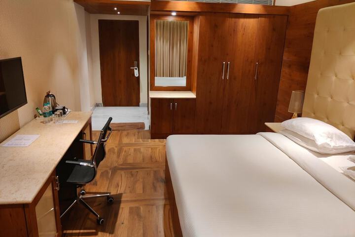Room 8 of 39