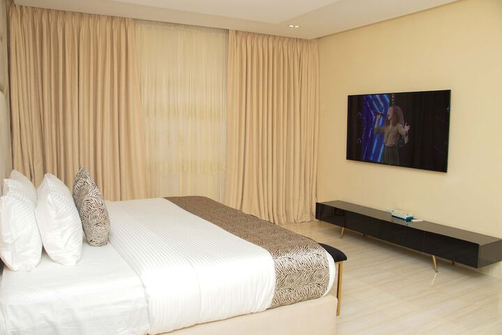 Room 9 of 46
