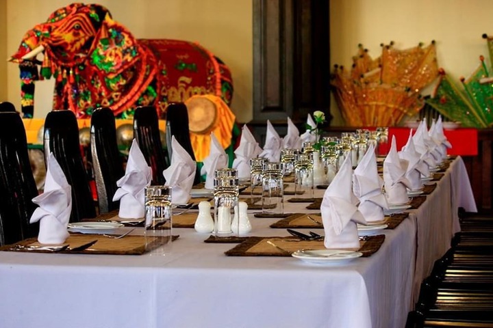 Dining 33 of 57