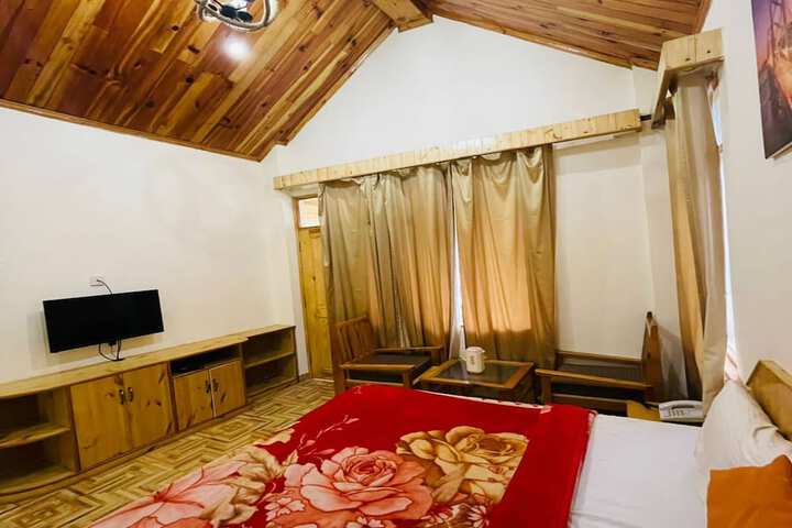 Room 2 of 13