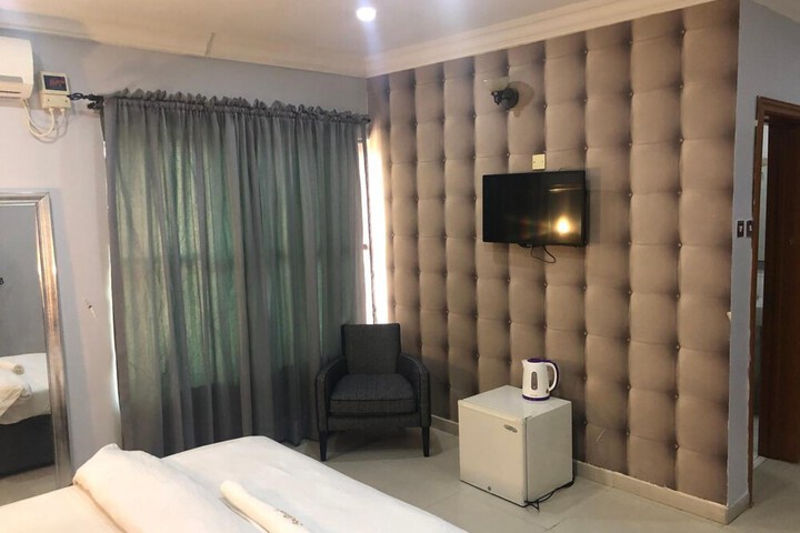Room 13 of 44