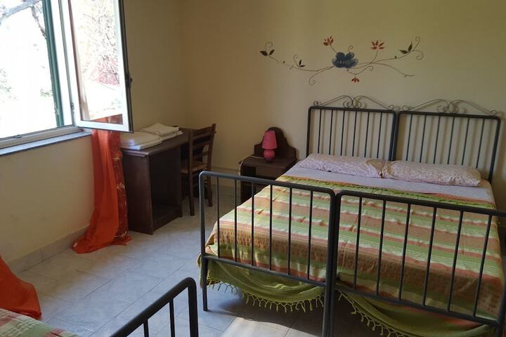 Room 9 of 12