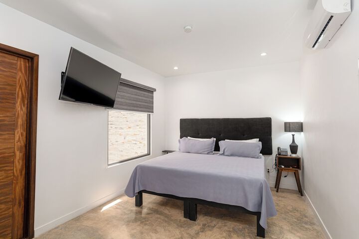 Room 13 of 52