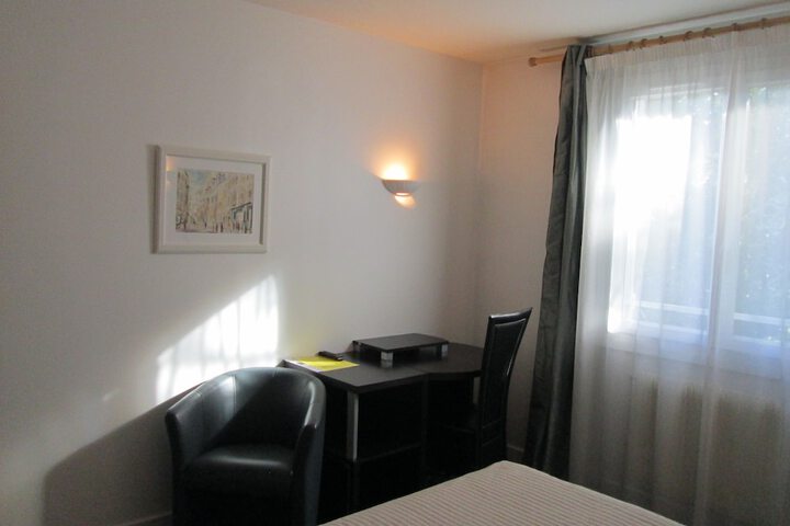 Room 6 of 31