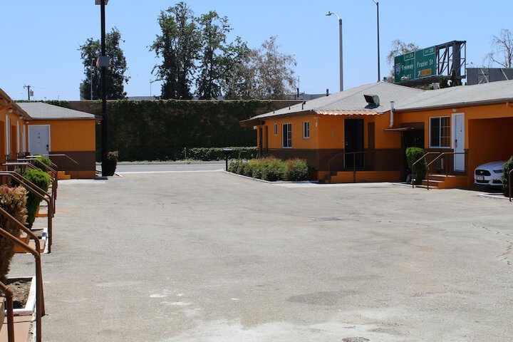 Property Grounds 17 of 23