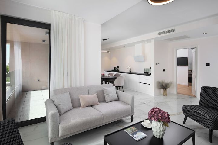 Room 26 of 35
