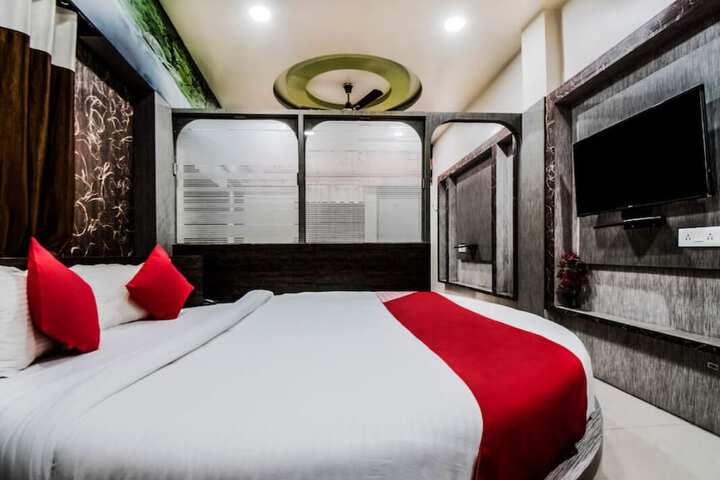 Room 13 of 21