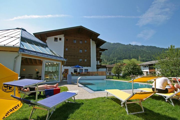 Pool Hotel