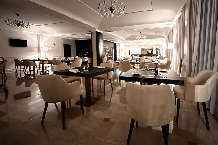 Dining 50 of 74