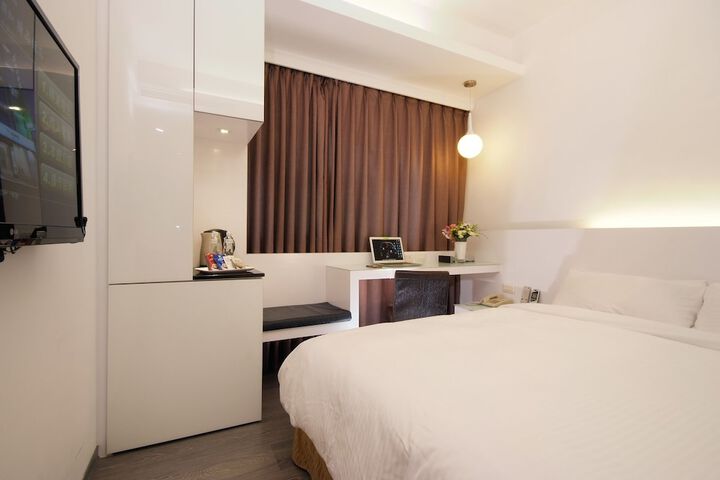 Room 8 of 49