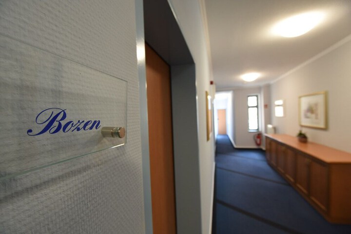 Ballroom/Hall 43 of 50