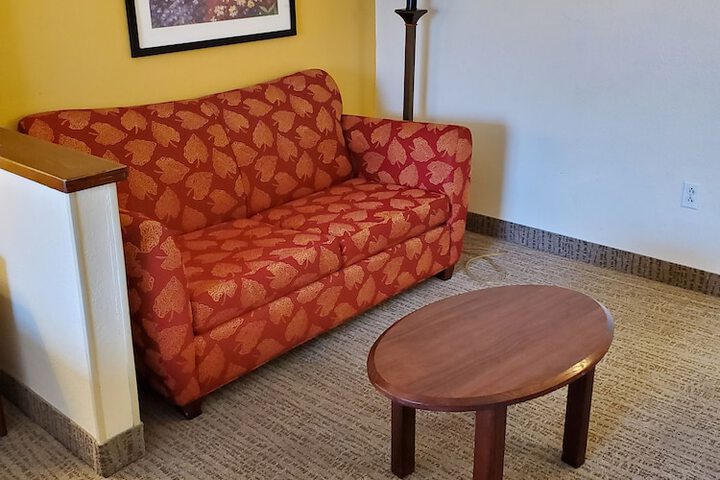 1 King Bed (2 of 12)