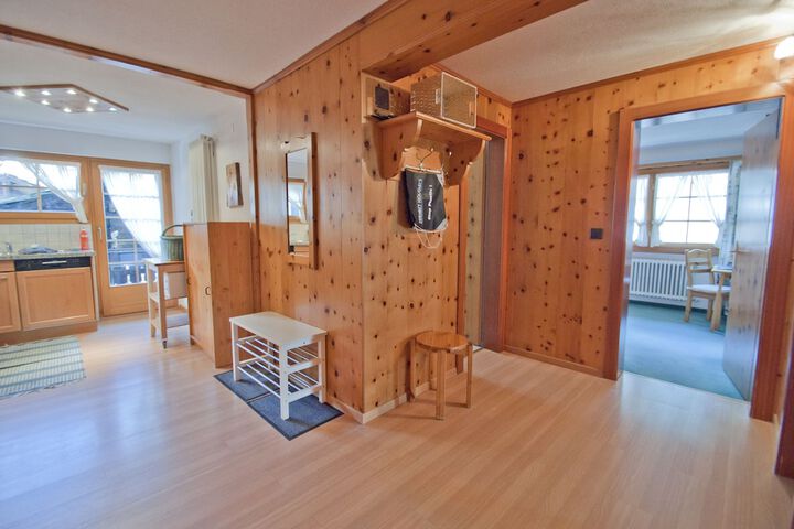 Room 20 of 166