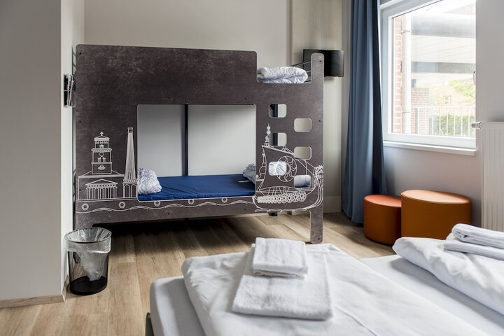 Room 16 of 59