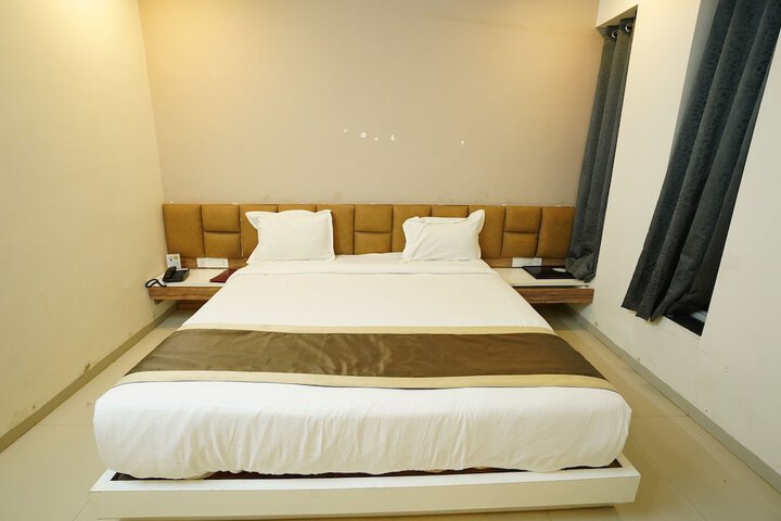Room 15 of 27