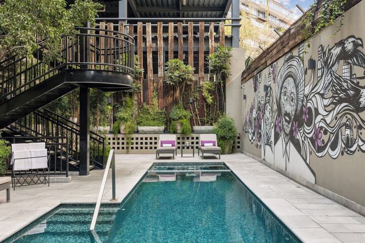 Hotel Pool