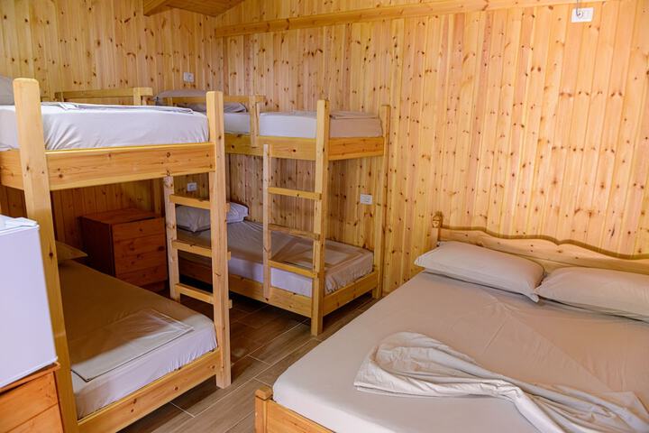 Room 6 of 14