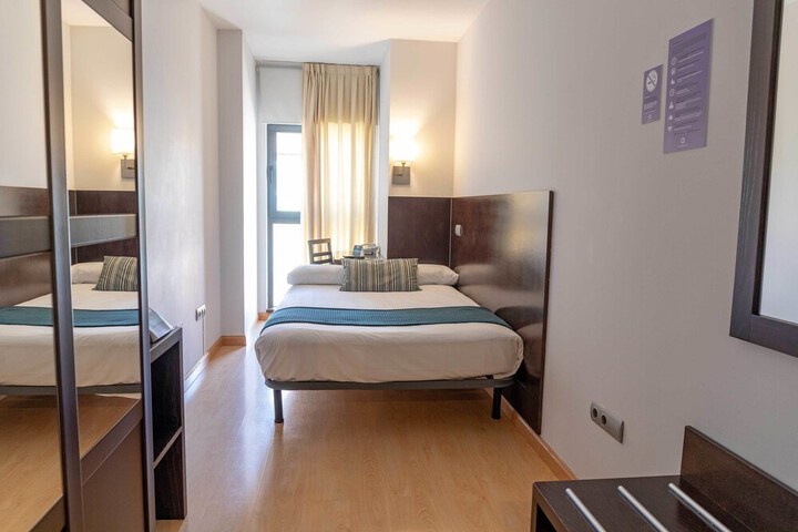 Room 15 of 50