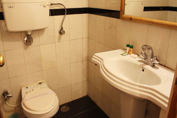 Room 10 of 10