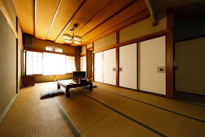 Room 3 of 31