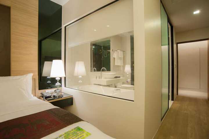 Room 7 of 38