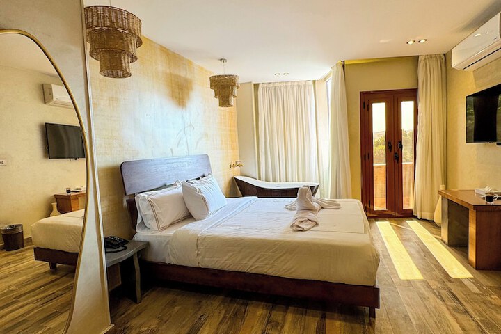 Room 16 of 130