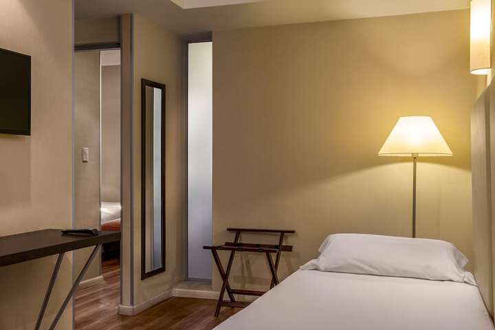 Room 29 of 49