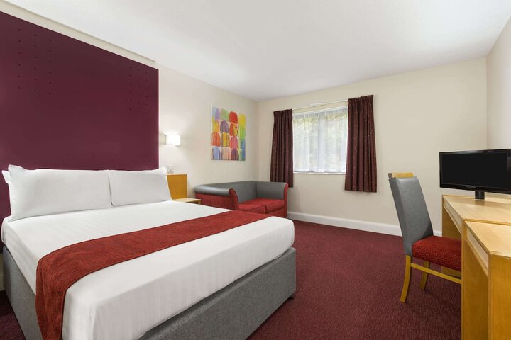 Room 14 of 22