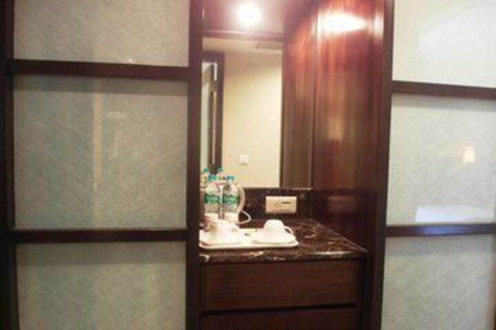 Room 71 of 82