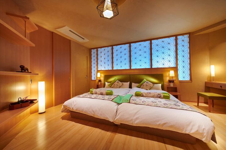 Room 28 of 176