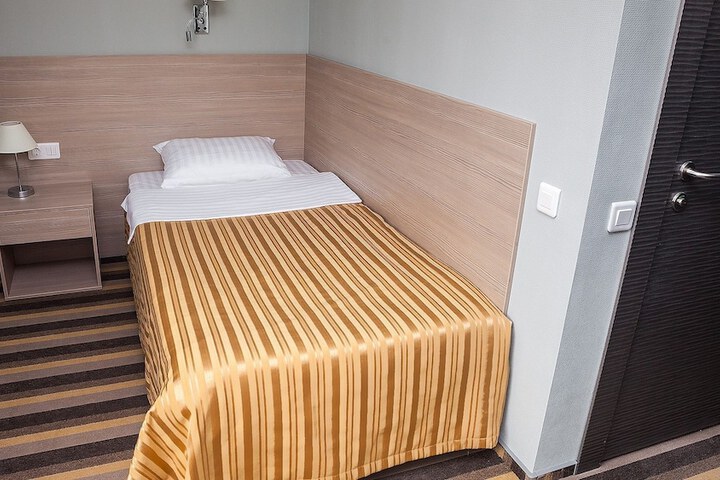 Room 8 of 34