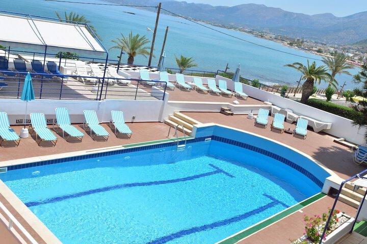 Hotel with Pool