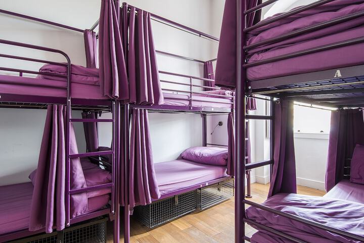 Room 27 of 69