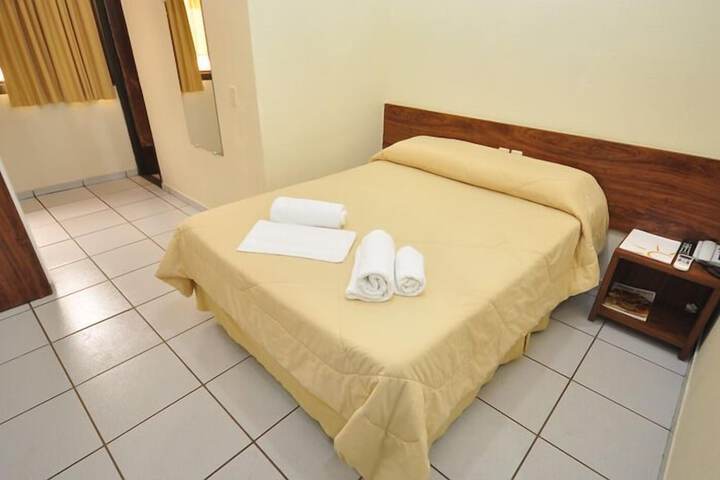 Room 6 of 12